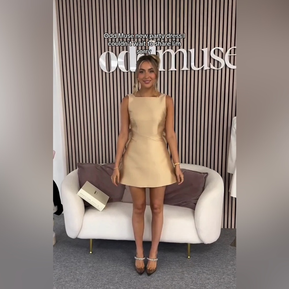 NWT Odd Muse London Gold The Ultimate Muse Bow Detail Mini Dress (removable bow) - Picture 9 of 15